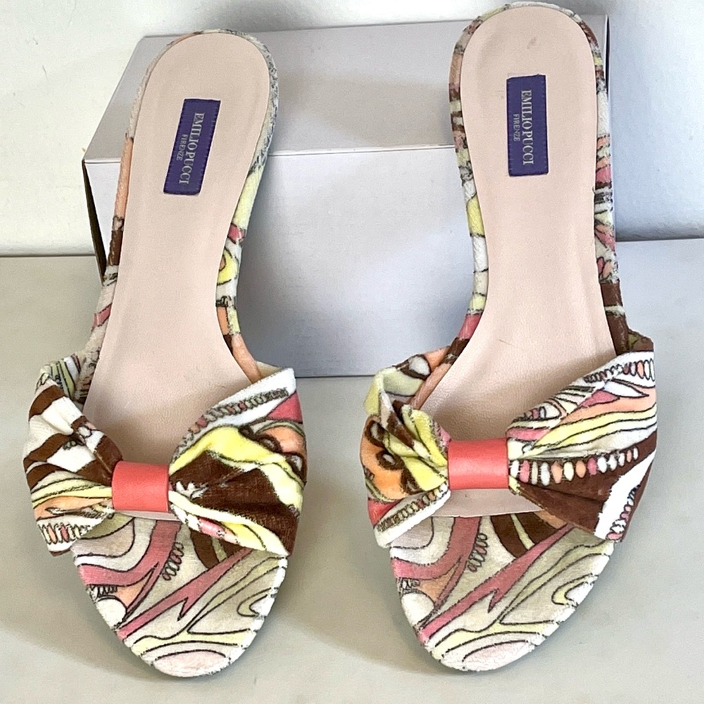 Sz. 7.5 Emilio Pucci Terry Shoes - Picture 16 of 17